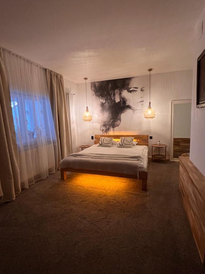 Shard Boutique Hotel-Adult Only ブラショフ エクステリア 写真