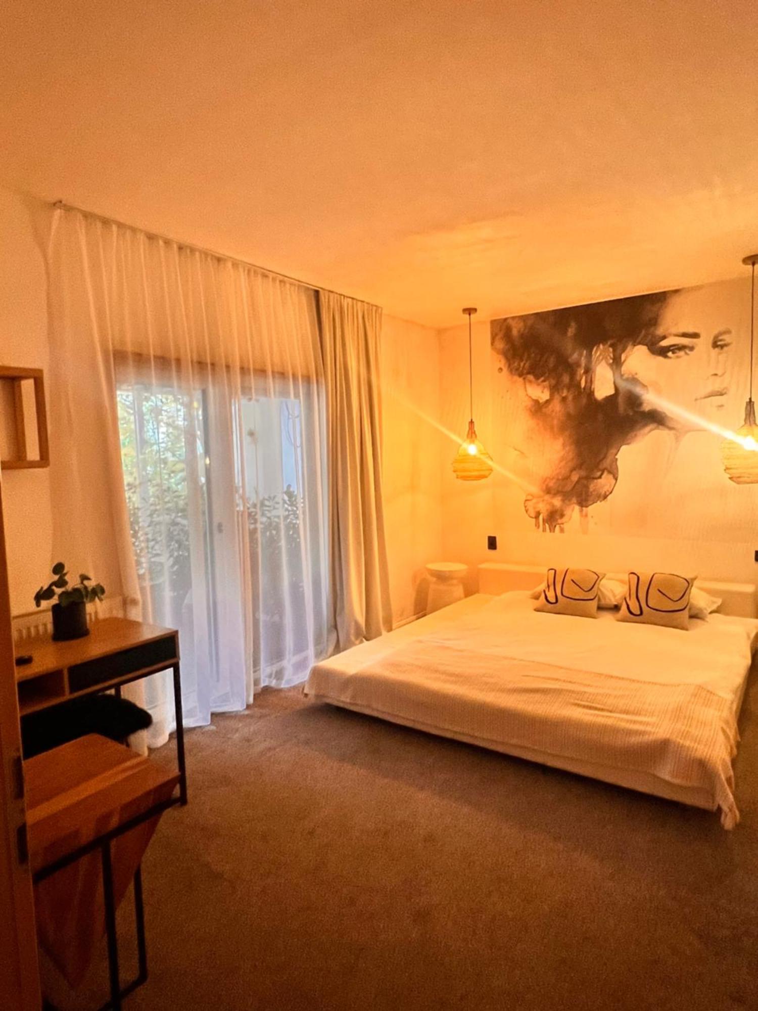 Shard Boutique Hotel-Adult Only ブラショフ エクステリア 写真